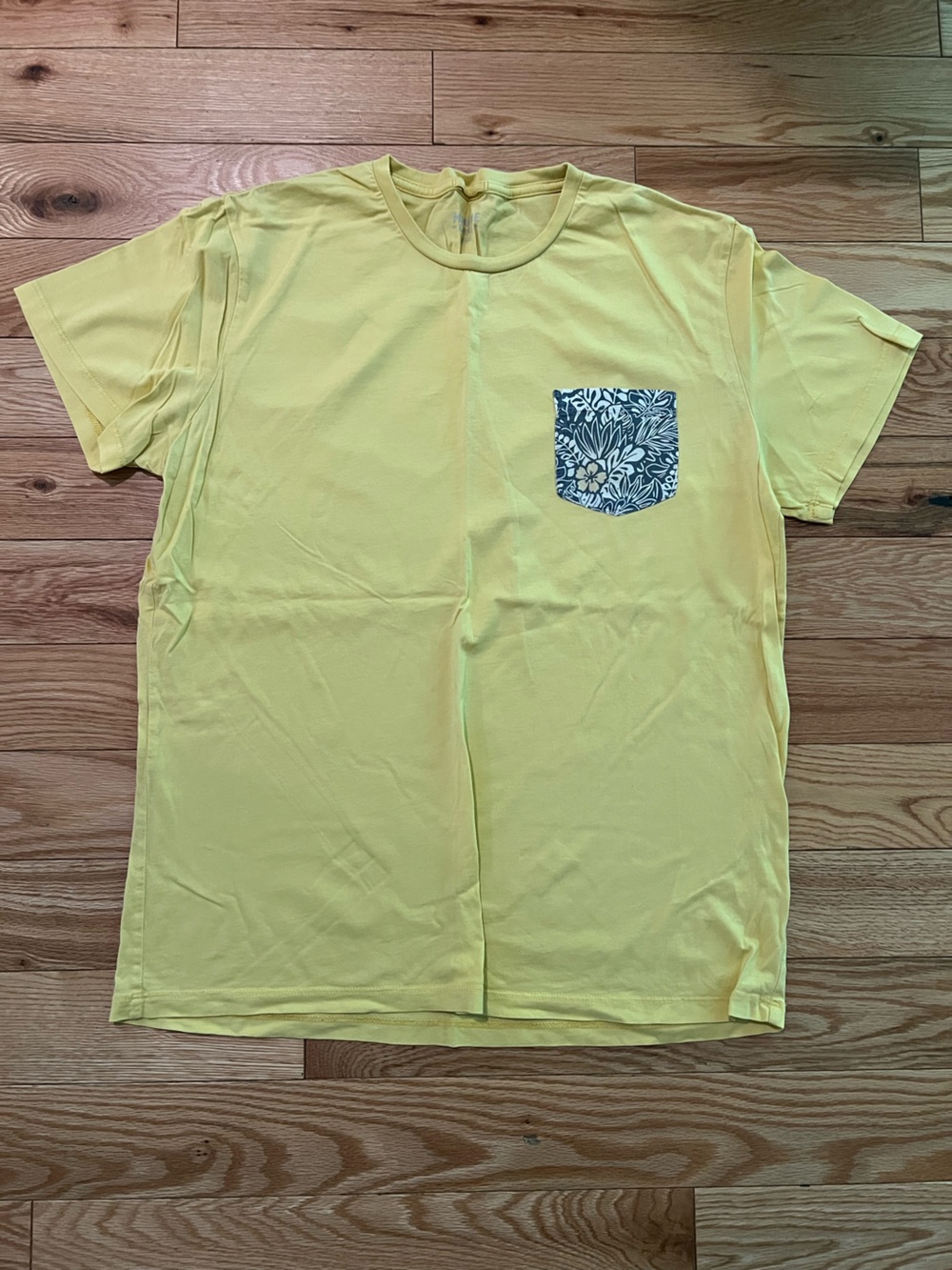 Marine Layer Pocket Tee Size M/L